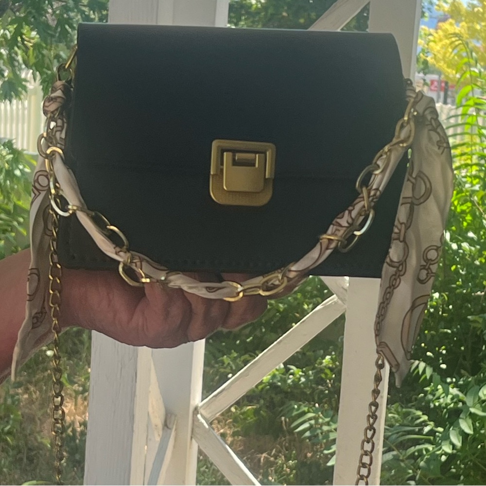 Elegant Black Chain Shoulder Bag